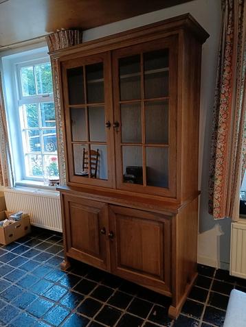 Servieskast gemaakt door meubelmaker beschikbaar voor biedingen