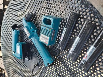 vintage makita decoupeerzaag en haakse boormachine op accu!! beschikbaar voor biedingen
