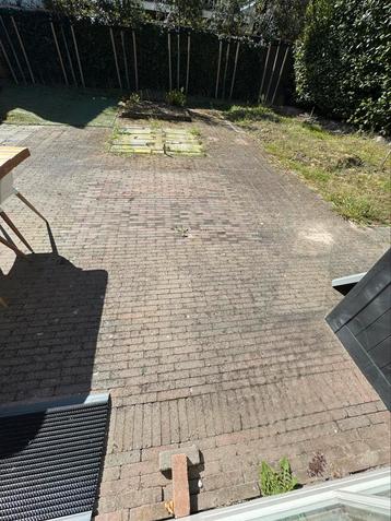 OP TE HALEN, GRATIS! Klinkers grijs/ro(od)/(-zig) ~119m2! beschikbaar voor biedingen