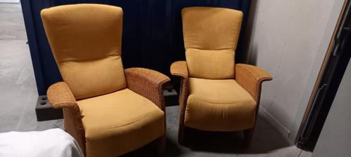 Gratis op te halen Twee Rotan/rieten Fauteuils, Huis en Inrichting, Fauteuils, Zo goed als nieuw, Riet of Rotan, 50 tot 75 cm