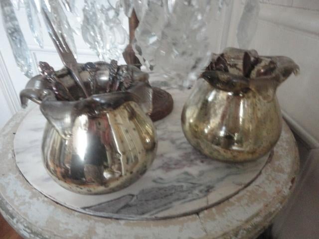 1 zilverkleurig LEPELVAASJE + GESCHULPTE RAND, glas, Antiek en Kunst, Curiosa en Brocante, Ophalen of Verzenden