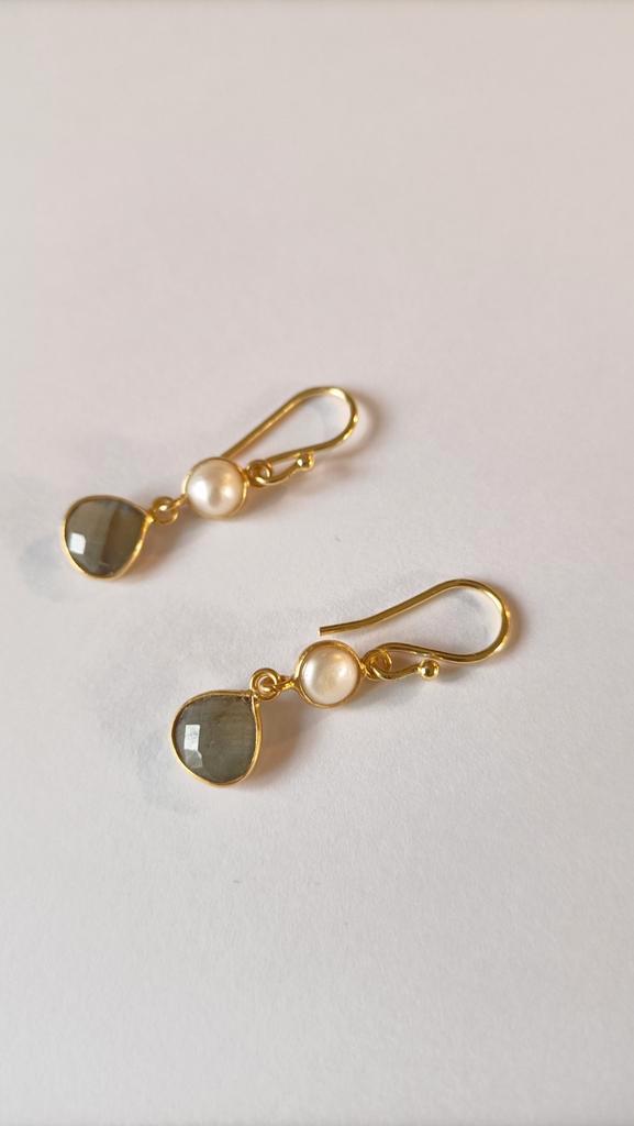 Fraaie zilver vergulde oorbellen met Labradoriet en Parel, Sieraden, Tassen en Uiterlijk, Oorbellen, Nieuw, Hangers, Zilver, Goud