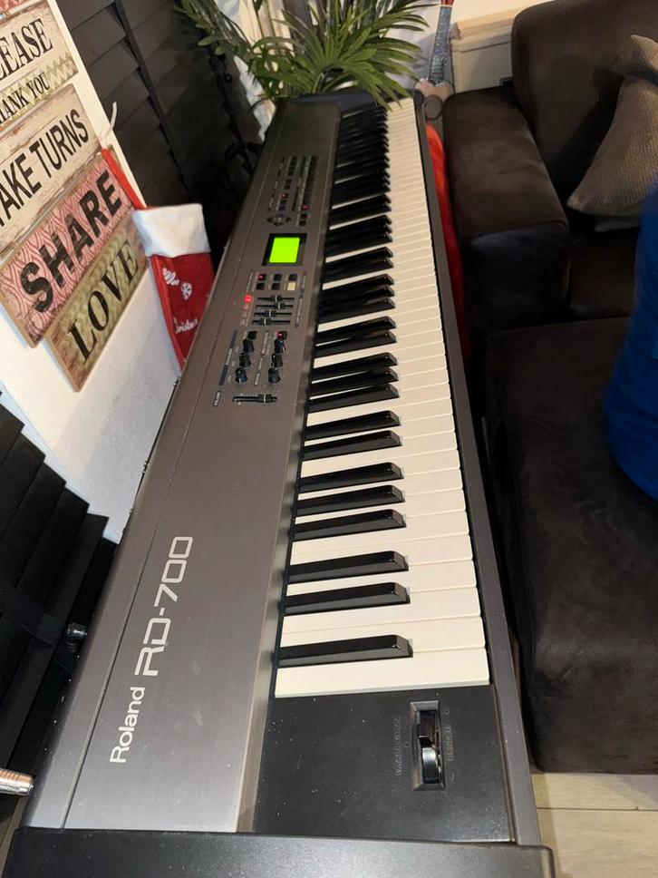 Roland RD-700 Stage Piano - Topstaat!, Muziek en Instrumenten, Keyboards, Gebruikt, 88 toetsen, Roland, Aanslaggevoelig, Ophalen of Verzenden