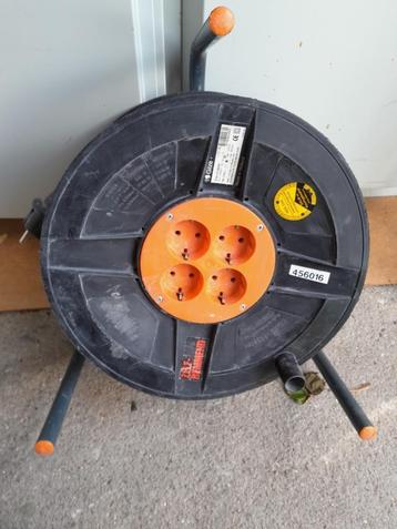 KABELHASPEL  50m. 3X2.5mm 3500W  beschikbaar voor biedingen