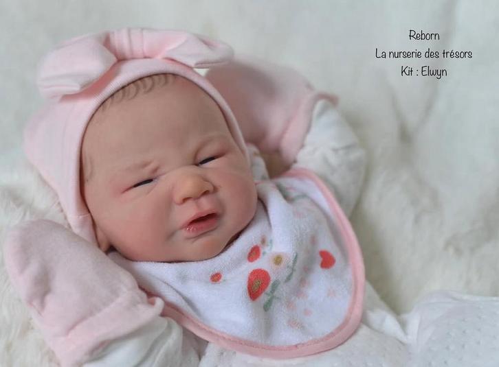 Reborn cuddle baby elwyn, Verzamelen, Poppen, Nieuw, Babypop, Levensecht of Reborn, Verzenden