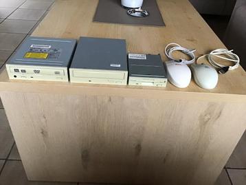 Medion:2 Boxen ,2 Muizen,Webcam C210,2 boxen terga,1box JVC  beschikbaar voor biedingen