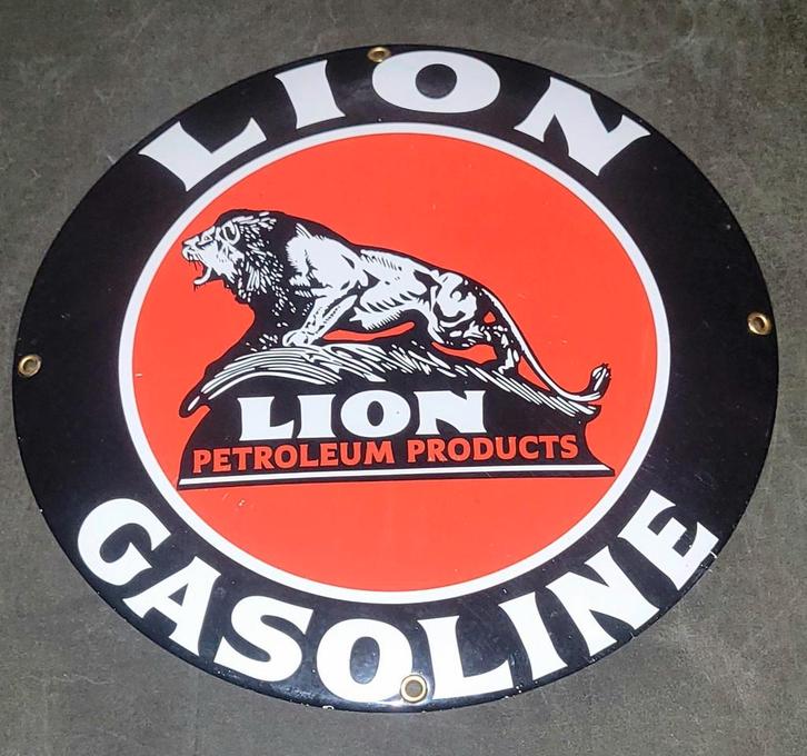 Lion Gasoline Emaille Bord - Vintage Petroleum Reclame, Antiek en Kunst, Antiek | Emaille, Ophalen of Verzenden