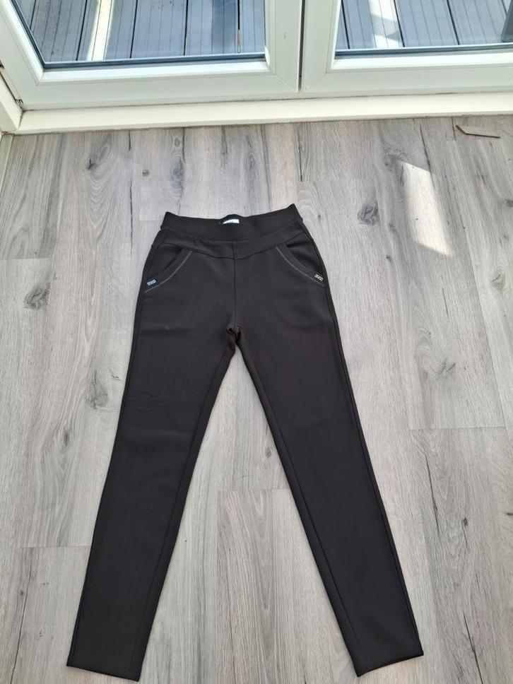 Nieuwe Yu &Me stretch broek bijna gratis, Kleding | Dames, Broeken en Pantalons, Nieuw, Maat 38/40 (M), Zwart, Lang, Ophalen of Verzenden