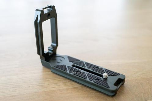 Universal L-Bracket for Cameras – Aluminum Alloy, Audio, Tv en Foto, Fotografie | Statieven en Balhoofden, Zo goed als nieuw, Overige typen