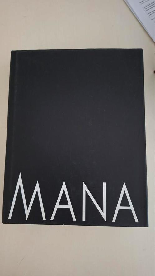 Het boek Mana met handtekeningen, Boeken, Kunst en Cultuur | Fotografie en Design, Zo goed als nieuw, Ophalen of Verzenden