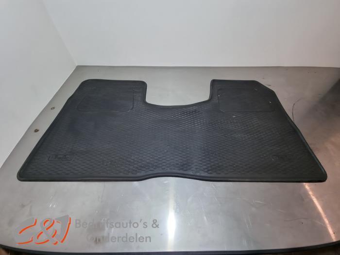 Vloerbedekking van een Renault Trafic, Auto-onderdelen, Interieur en Bekleding, Renault, Gebruikt, 3 maanden garantie, Ophalen of Verzenden