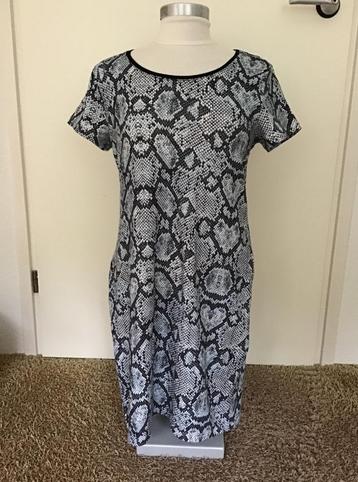 Zwart, crème en blauw jurkje met slangenprint. Maat S/M. beschikbaar voor biedingen