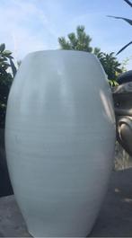 Hoge grote vaas terracotta hoge bloempot stijlvol handwerk, Tuin en Terras, Bloempotten, Rond, Binnen, Ophalen of Verzenden, Zo goed als nieuw