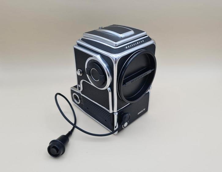 Hasselblad 500EL/M + Waist level finder + Releasecord, Audio, Tv en Foto, Fotocamera's Analoog, Spiegelreflex, Overige Merken