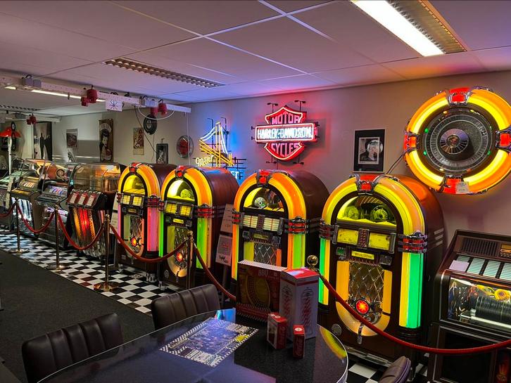 Jukeboxen diverse Wurlitzer OMT, verkoop, inkoop, reparatie., Verzamelen, Automaten | Jukeboxen, Zo goed als nieuw, Wurlitzer
