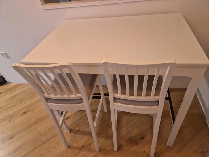 eettafel 1 jaar oud met 2 stoelen, Huis en Inrichting, Tafels | Eettafels, Zo goed als nieuw, 50 tot 100 cm, 100 tot 150 cm, Rechthoekig