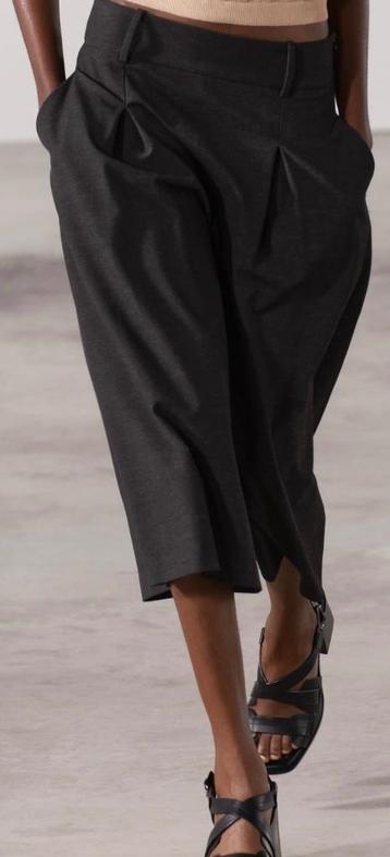 Zara grijze bermuda/ culotte  maat XS nieuw beschikbaar voor biedingen