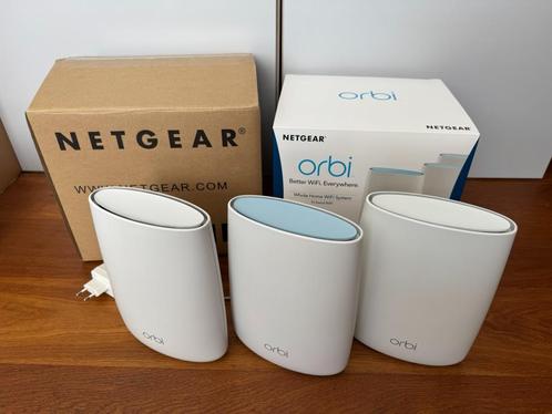 Netgear Orbi RBK53 WiFi systeem (RBK53) - 2 complete sets, Computers en Software, Routers en Modems, Zo goed als nieuw, Router