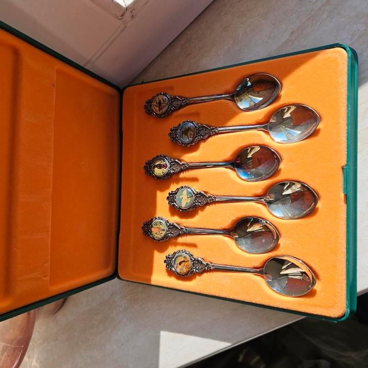 cassette, 6 x cameo verzilverde lepeltjes, Austr. vogels, Antiek en Kunst, Antiek | Bestek, Ophalen of Verzenden