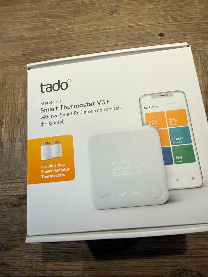 Tado Starter Kit V3+, 3 Slimme radiatorknoppen + extensieset, Doe-het-zelf en Verbouw, Thermostaten, Zo goed als nieuw, Slimme thermostaat