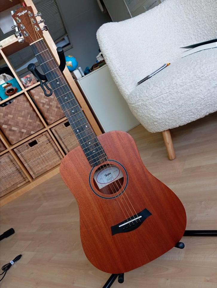 Taylor, Muziek en Instrumenten, Snaarinstrumenten | Gitaren | Akoestisch, Zo goed als nieuw, Western- of Steelstringgitaar, Ophalen