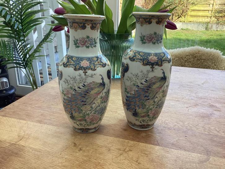 Vintage VAGA International vazen pauw motief, Antiek en Kunst, Antiek | Vazen, Ophalen of Verzenden