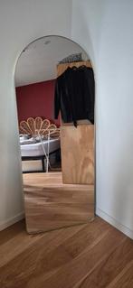 Gouden, staande spiegel van Maisons du Monde, Huis en Inrichting, Woonaccessoires | Spiegels, Ophalen, Zo goed als nieuw, 150 tot 200 cm