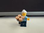 Lego Minifigure, oma met koekjes, Ophalen of Verzenden, Zo goed als nieuw, Lego