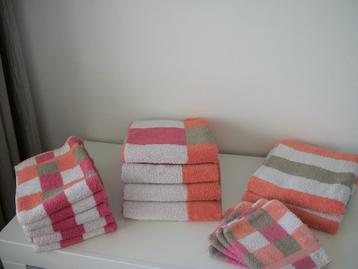 6x Handdoek - Roze Vandyck - 12 Washand - netjes per stuk beschikbaar voor biedingen