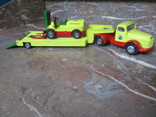 Tekno Volvo N88 Møbeltransport Denmark, Hobby en Vrije tijd, Modelauto's | 1:50, Zo goed als nieuw, Bus of Vrachtwagen, Tekno