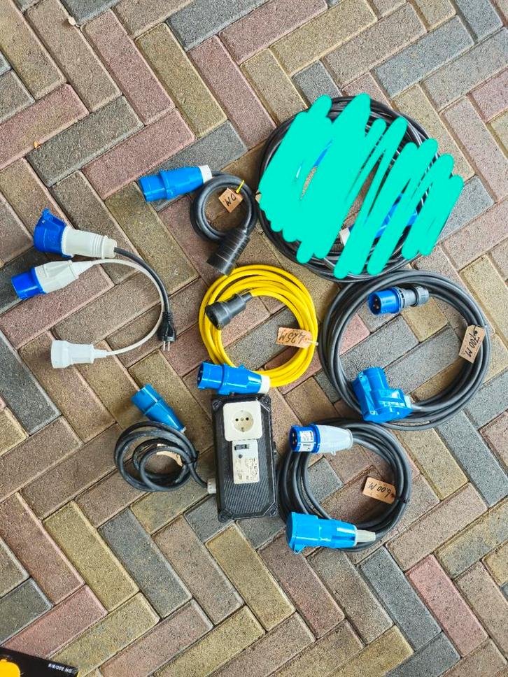 CEE kabels en gewone 230v verloopstekkers., Auto-onderdelen, Elektronica en Kabels, Nieuw, Ophalen of Verzenden