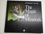Boek mineralen The Magic of Minerals; O. Medenbach IZGST, Ophalen of Verzenden, Zo goed als nieuw