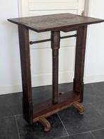 Sta tafel van antieke linnen pers. Vintage sta tafel, Ophalen