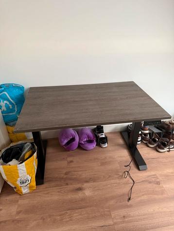 Elektrische Zit-Sta Bureau / Electric sit-stand desk 140x80c