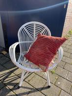 Vintage rieten stoeltje wit, Antiek en Kunst, Curiosa en Brocante, Ophalen