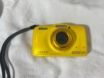 Nikon Coolpix S32 Geel - Onderwatercamera + Accessoires, Gebruikt, Compact, Ophalen of Verzenden, Nikon