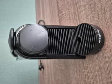 Nog bijna nieuw nespresso koffiezetapparaat  beschikbaar voor biedingen