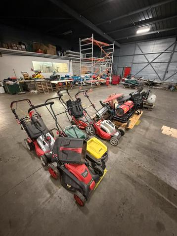 Partij 4 Grasmaaiers + 2 Veegkarren  – Bieden maar! beschikbaar voor biedingen