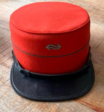 NS stationchef Pet - orgineel verzamelobject! beschikbaar voor biedingen