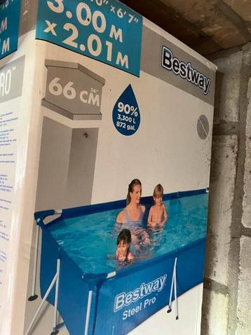 T.e.a.b. Zwembad 2 x 3 met pomp beschikbaar voor biedingen