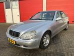 Mercedes-Benz S-Klasse 3.2 165KW S320 AUT 2001 Grijs, Auto's, Mercedes-Benz, Automaat, Achterwielaandrijving, 109 €/maand, 3199 cc