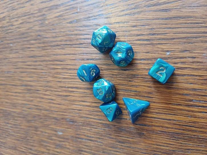Polyhedral dice set – 7 dobbelstenen Dungeons & Dragons/RPG, Hobby en Vrije tijd, Wargaming, Zo goed als nieuw, Overige soorten