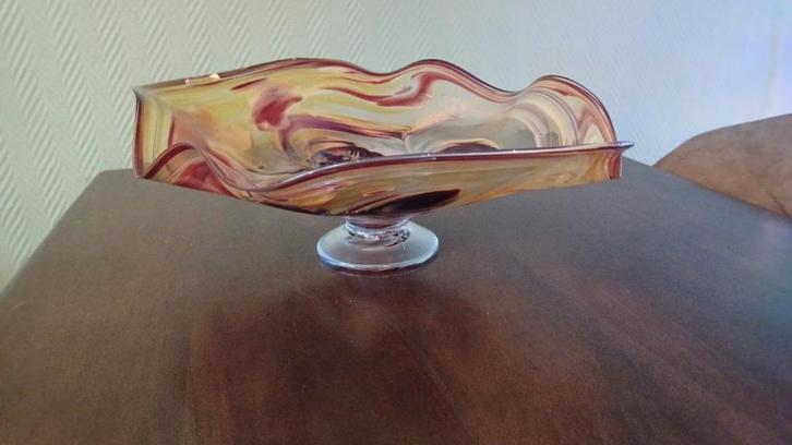 Mooie glazen abstract kunstobject schaal op voet, Antiek en Kunst, Kunst | Designobjecten, Ophalen
