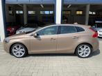 Volvo V40 1.6 T3 Momentum NL AUTO/PANO/NAVI/CAMERA/CLIMA, Auto's, Volvo, Voorwielaandrijving, Gebruikt, 4 cilinders, Origineel Nederlands