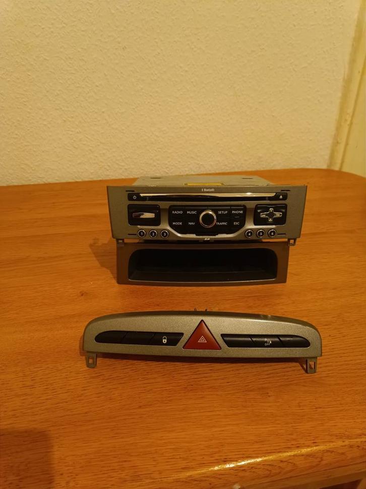 Autoradio Peugeot met bedieningspaneel, Auto-onderdelen, Dashboard en Schakelaars, Peugeot, Gebruikt, Ophalen of Verzenden