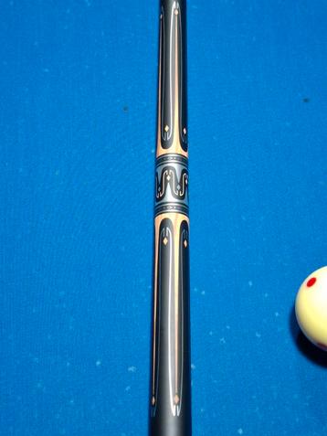 Biljarkeu driebanden 540 gram prachtige keu beschikbaar voor biedingen