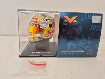 ongeopend max verstappen 1:4 world champion helm 2022 f1 beschikbaar voor biedingen