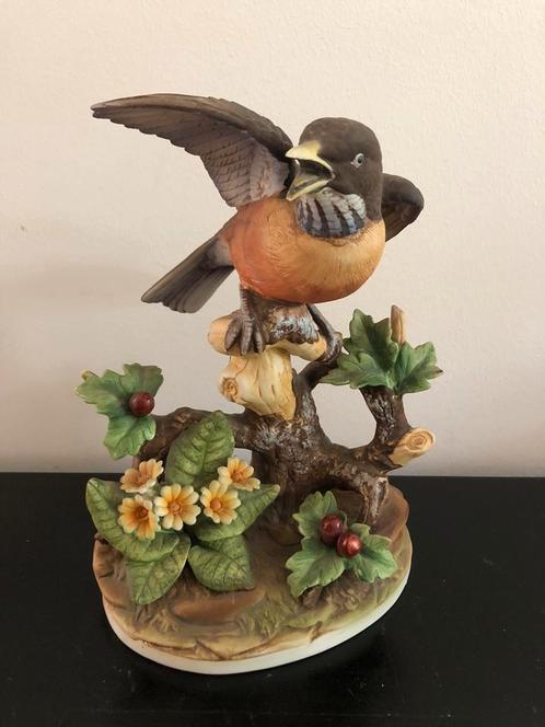 Porseleinen beeld zwarte roodstaart vogel 21,5 cm hoog, Verzamelen, Dierenverzamelingen, Gebruikt, Overige typen, Vogel, Ophalen of Verzenden