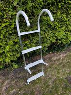 Aluminium zwemtrap met ophanghaken, 4-treden, afstandhouders, Watersport en Boten, Accessoires en Onderhoud, Ophalen, Zo goed als nieuw