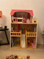 Poppenhuis met Poppen en Meubels, Ophalen of Verzenden, Gebruikt, Poppenhuis